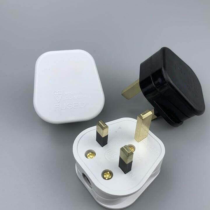 Phích cắm điện 3 chân